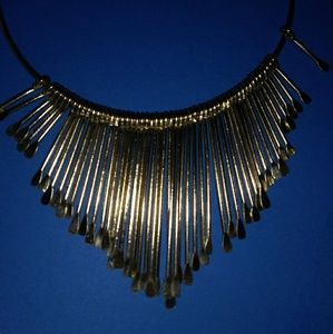 Beautiful vinrage silver tobe choker  necklace